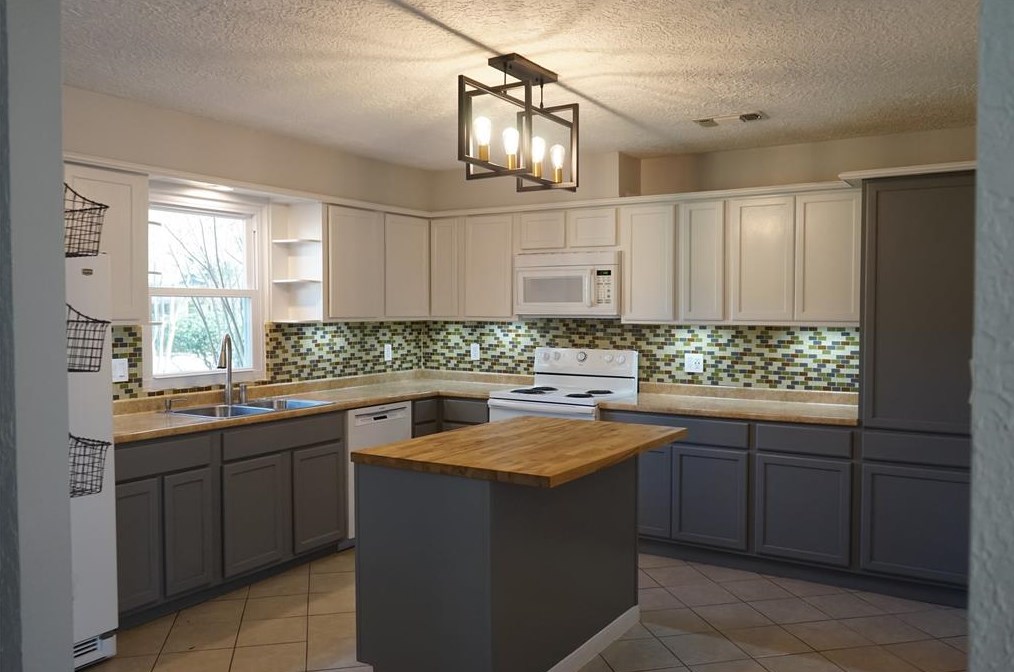 17115 Kings Walk Ln, Houston, TX 77070