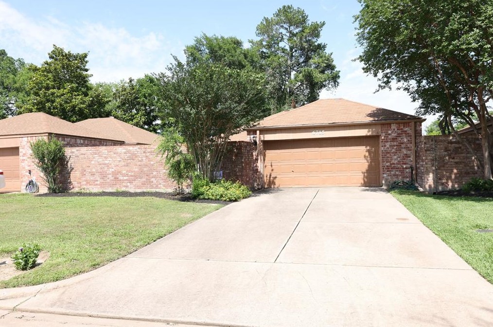 6715 Ambler Dr, Spring, TX 77379-4884
