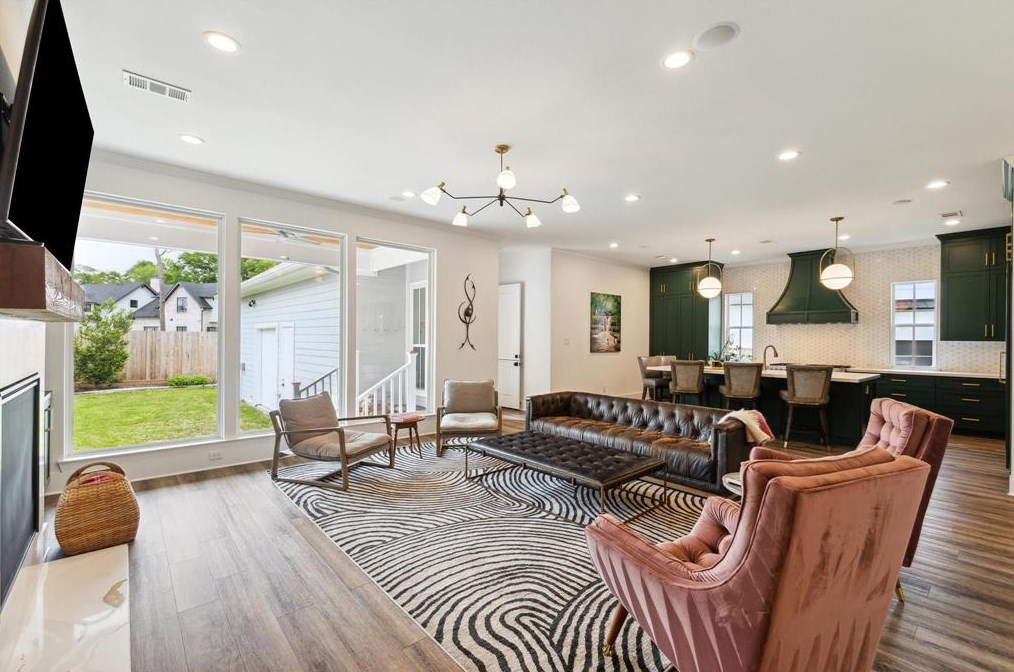 734 Brittmoore Rd, Houston TX  77079-3728 exterior