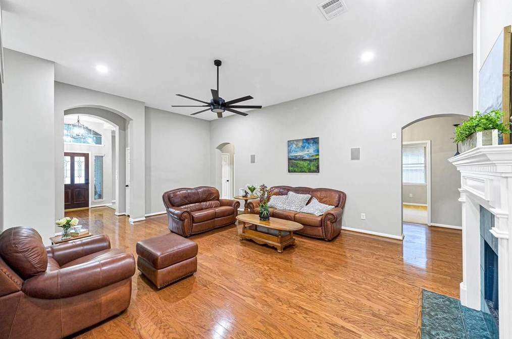 2510 Cooling Breeze Dr, Richmond TX 77406-6895 exterior