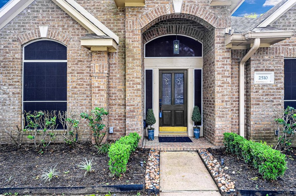 2510 Cooling Breeze Dr, Richmond TX 77406-6895 exterior