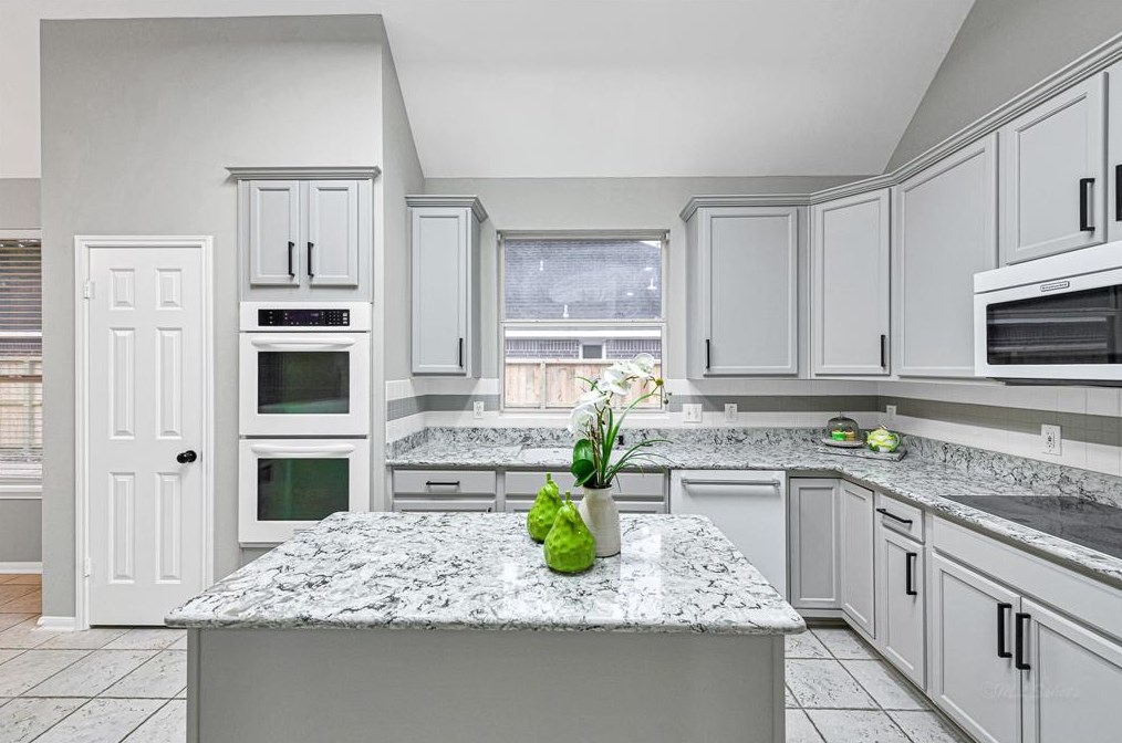 2510 Cooling Breeze Dr, Richmond TX 77406-6895 exterior