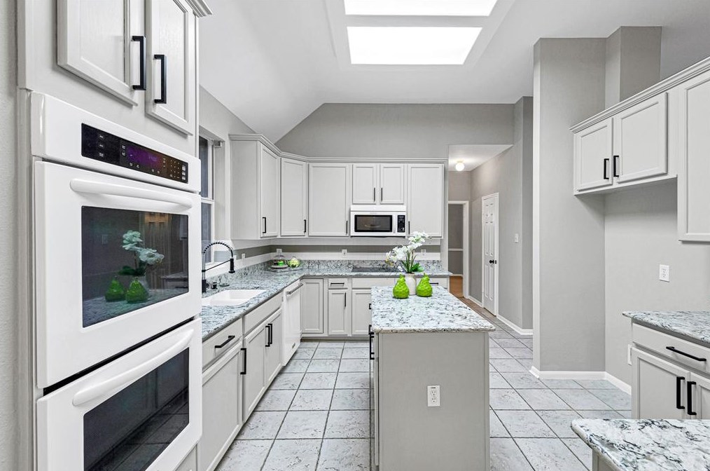 2510 Cooling Breeze Dr, Richmond TX 77406-6895 exterior