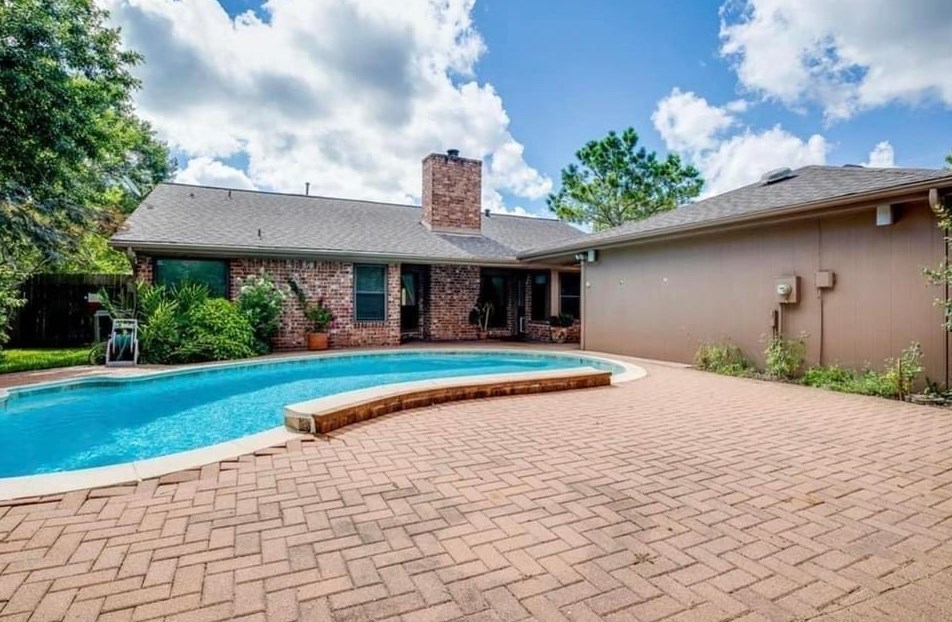 2642 Valley Field Dr, Sugar Land, TX 77479