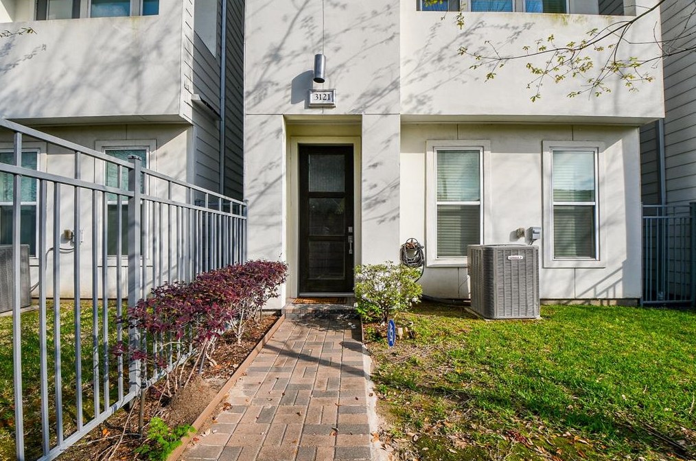 3121 Leeland St, Houston TX  77003-5321 exterior