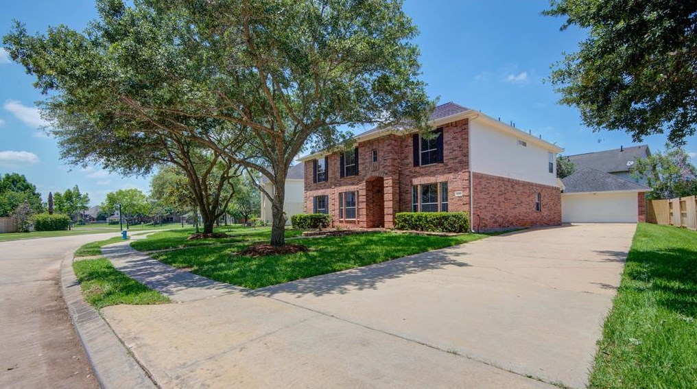 13111 Sunrise Creek Ln, Sugar Land, TX 77498