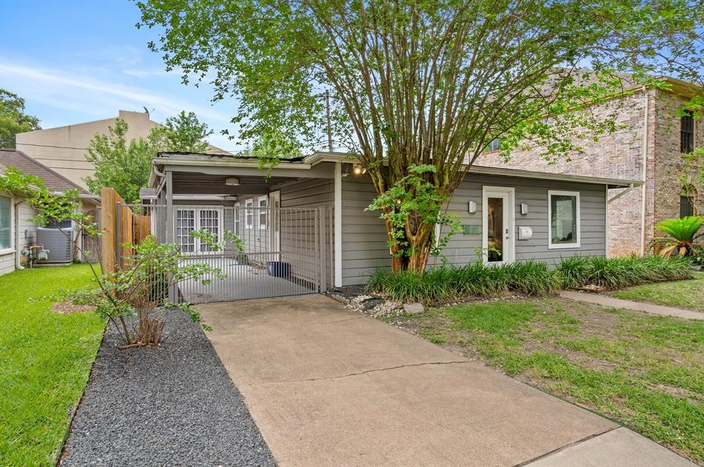 6107 Lake St, Houston TX  77005-3133 exterior