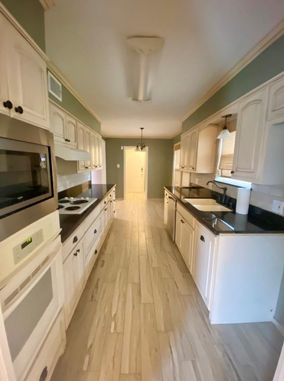1532 Marshall Woods Dr, Beaumont, TX 77706