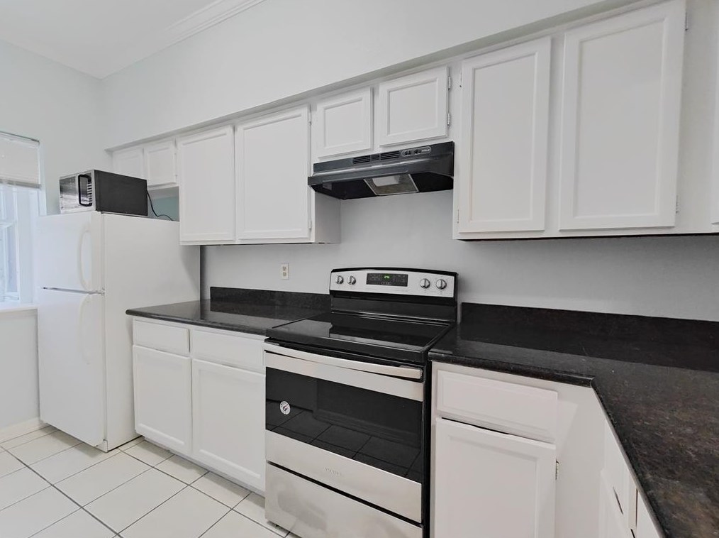7629 Cambridge St, Houston, TX 77054