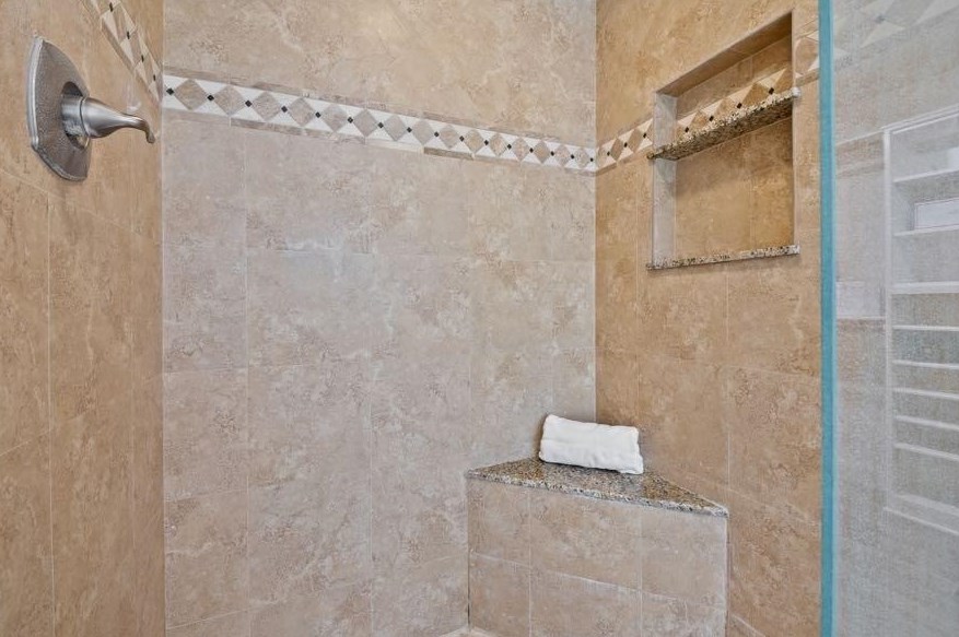 10107 Del Monte Dr, Houston TX  77057-3404 exterior
