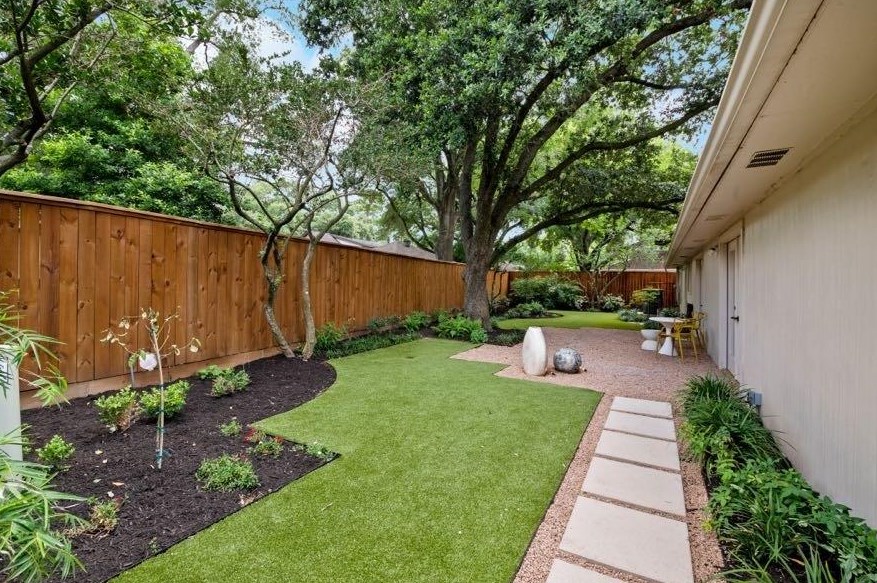10107 Del Monte Dr, Houston TX  77057-3404 exterior