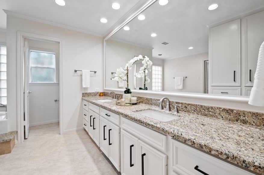 10107 Del Monte Dr, Houston TX  77057-3404 exterior