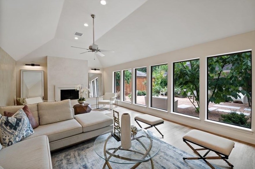 10107 Del Monte Dr, Houston TX  77057-3404 exterior