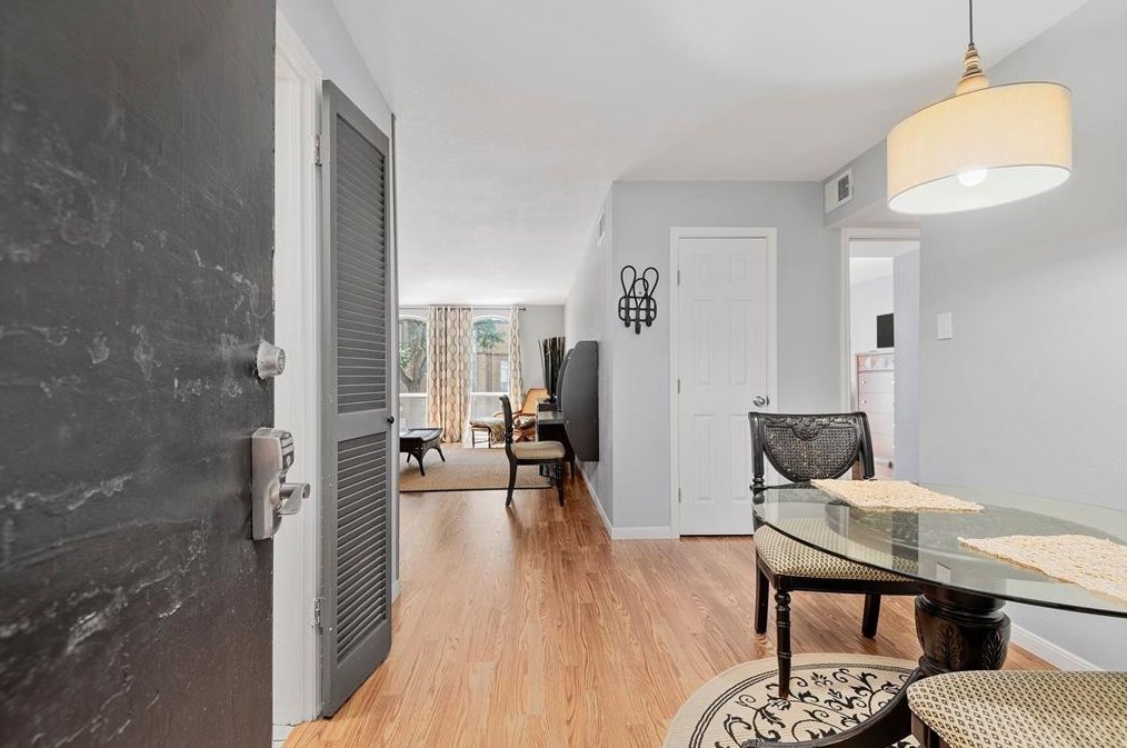 4647 Wild Indigo St Apt 354, Houston, TX 77027