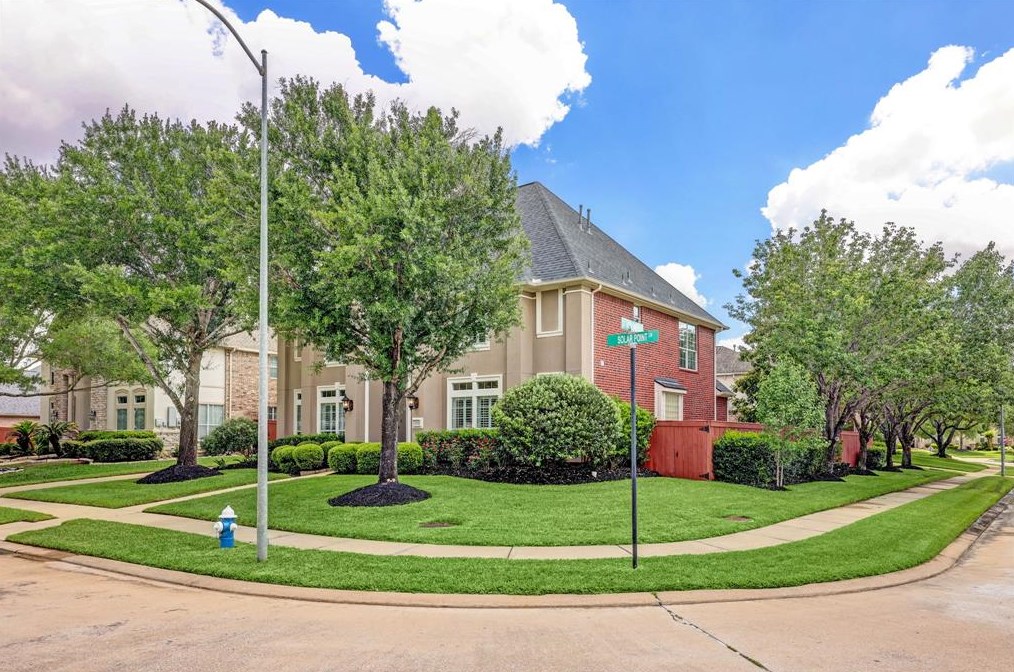 5902 Solar Point Ln, Houston, TX 77041