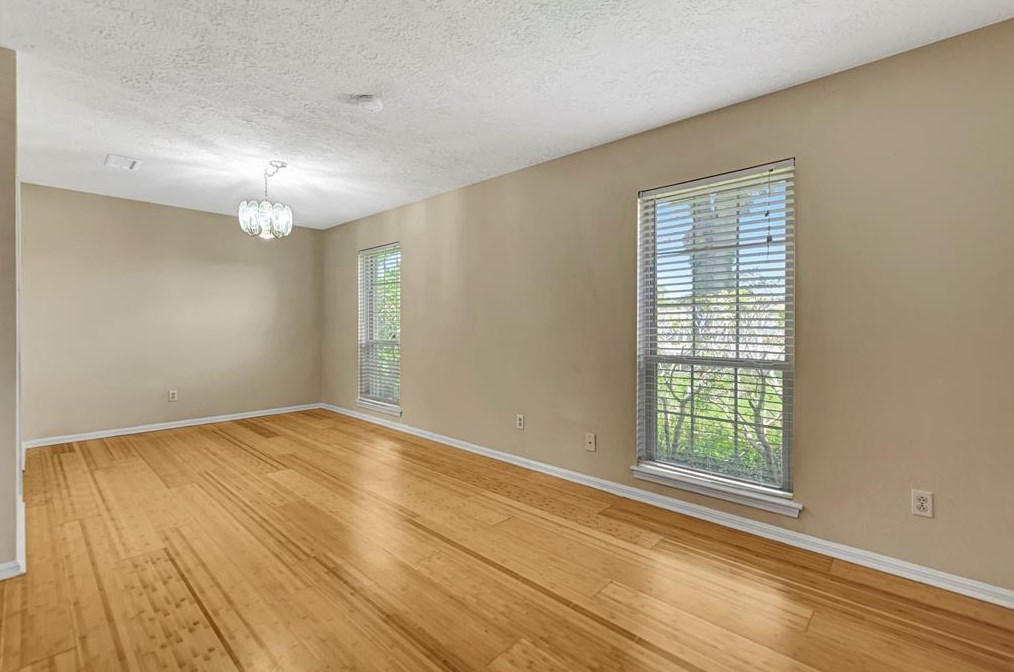 16202 Thunderbay Dr, Houston TX  77062-5110 exterior