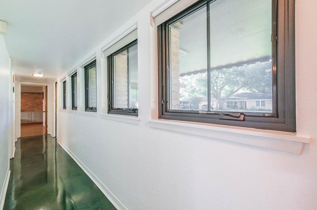 2103 De Milo Dr, Houston TX  77092-4149 exterior