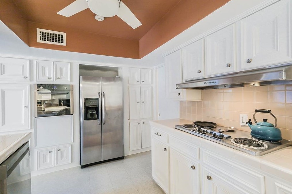 2103 De Milo Dr, Houston TX  77092-4149 exterior