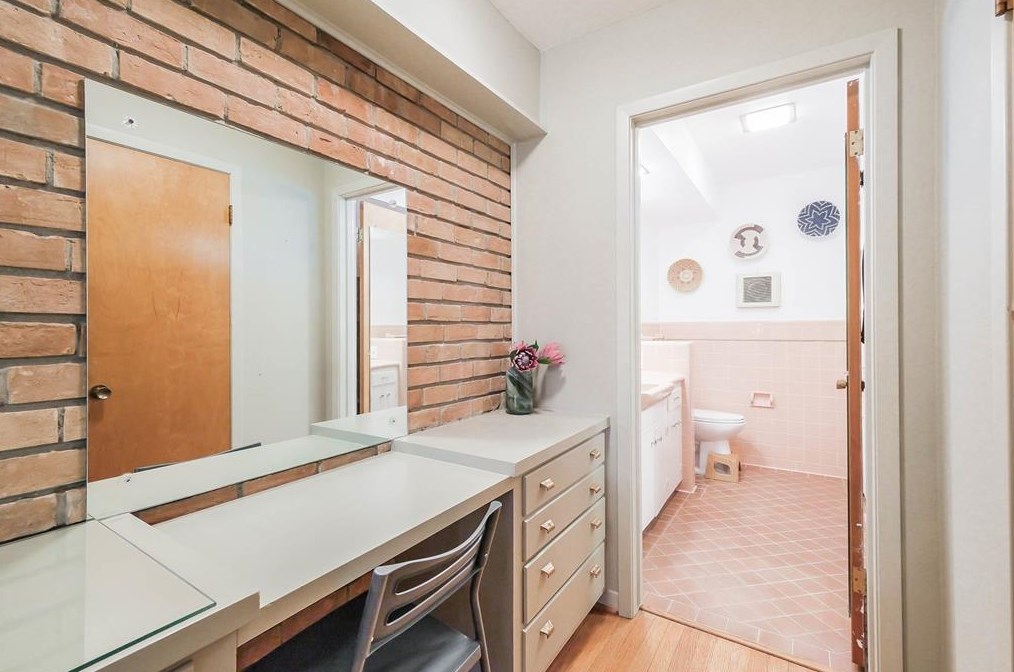 2103 De Milo Dr, Houston TX  77092-4149 exterior