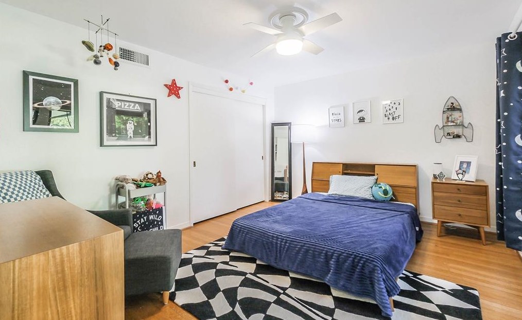 2103 De Milo Dr, Houston TX  77092-4149 exterior