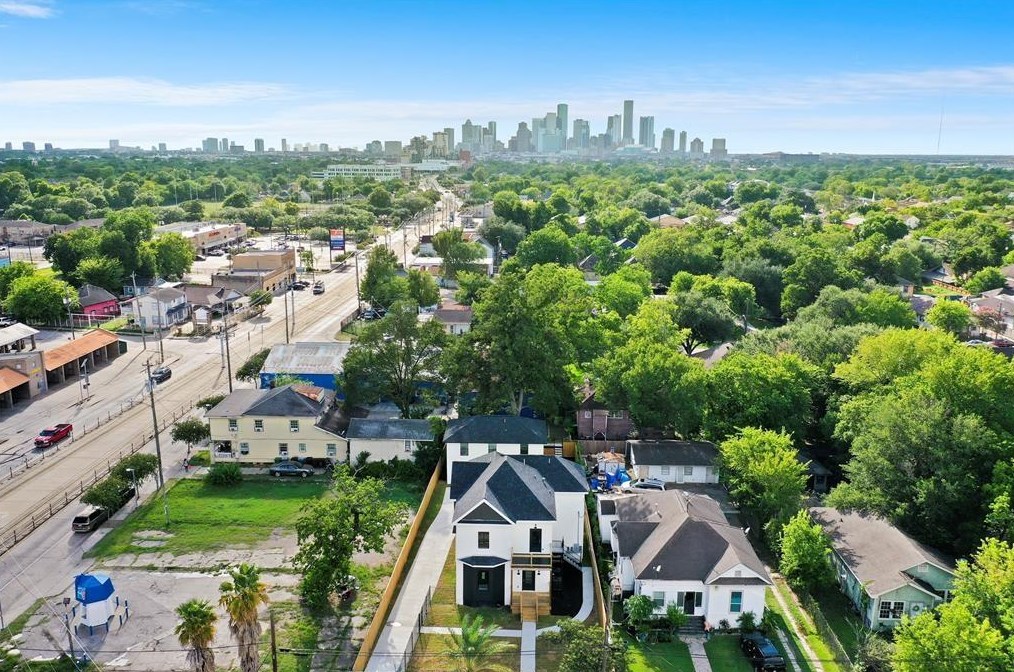 310 Delmar St #b, Houston, TX 77011