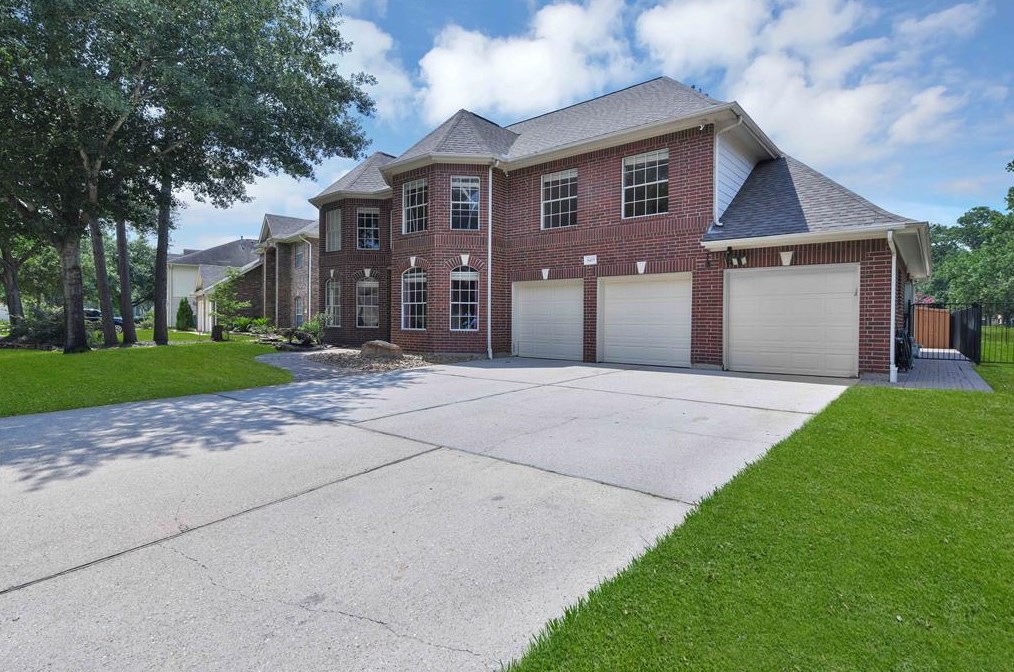 8419 Malardcrest Dr, Humble TX 77346-8109 exterior