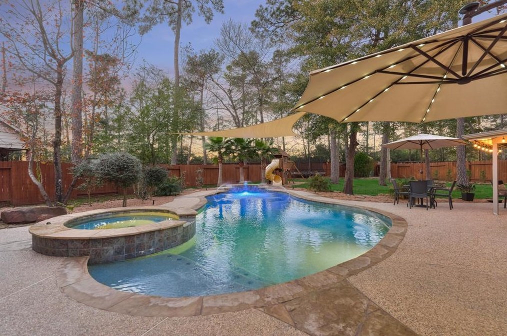 18 Oriel Oaks Cir, Spring, TX 77382-4603