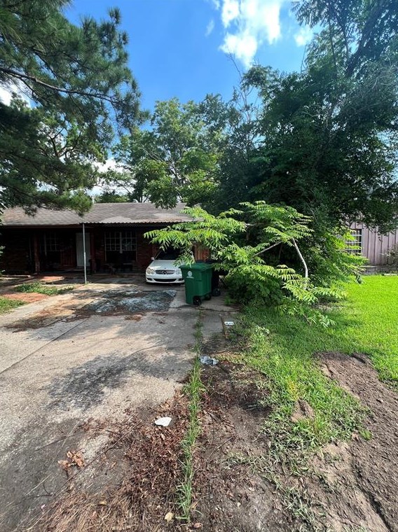5846 Flamingo Dr, Houston, TX 77033
