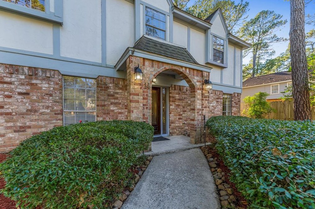 14 Eagle Ct, Spring, TX 77380-3925