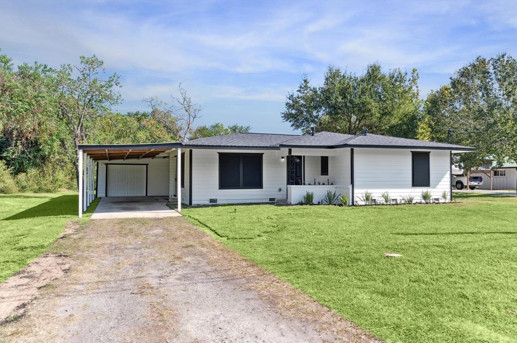 8013 Bellwood Dr, Hitchcock, TX 77563
