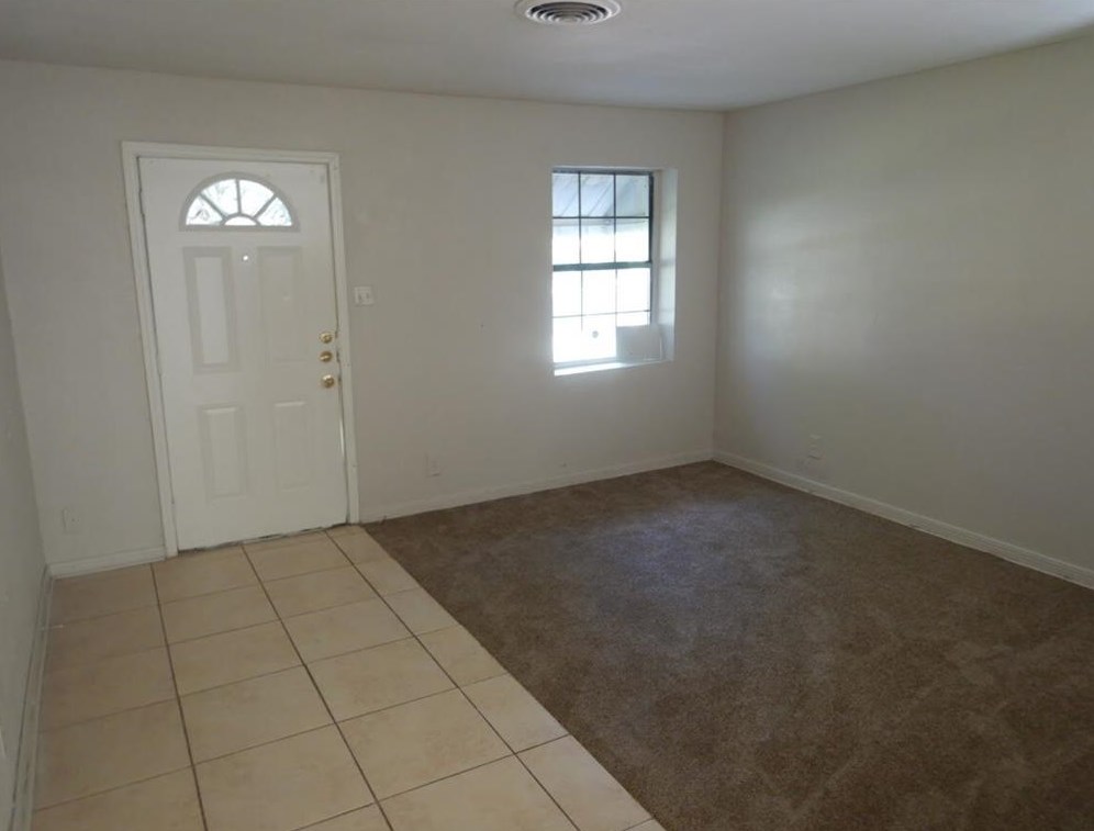 5611 Elm Tree Dr, Houston TX  77048-1843 exterior