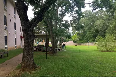122 Kickapoo St, Palestine, TX 75803 - Photo 6