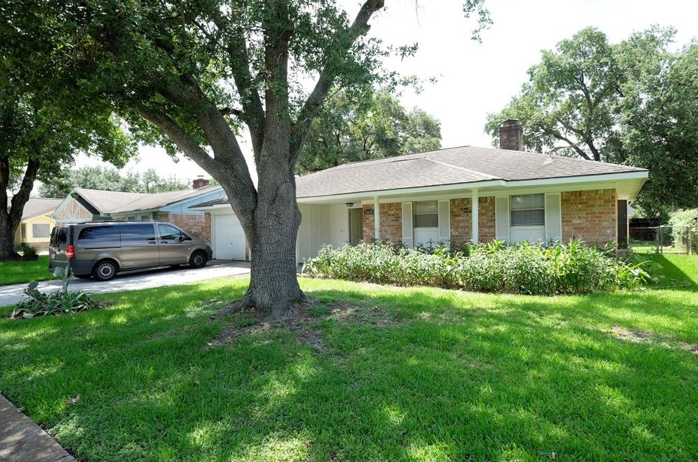 12331 Bexley Dr, Houston, TX 77099