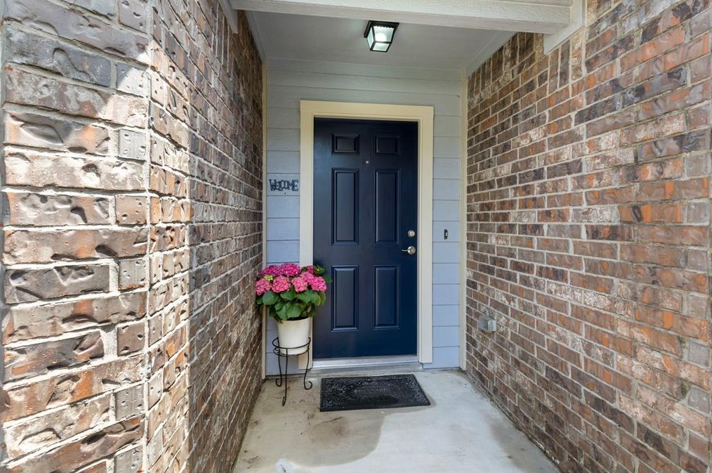 9734 Gulfstream Dr, Conroe, TX 77303-4096