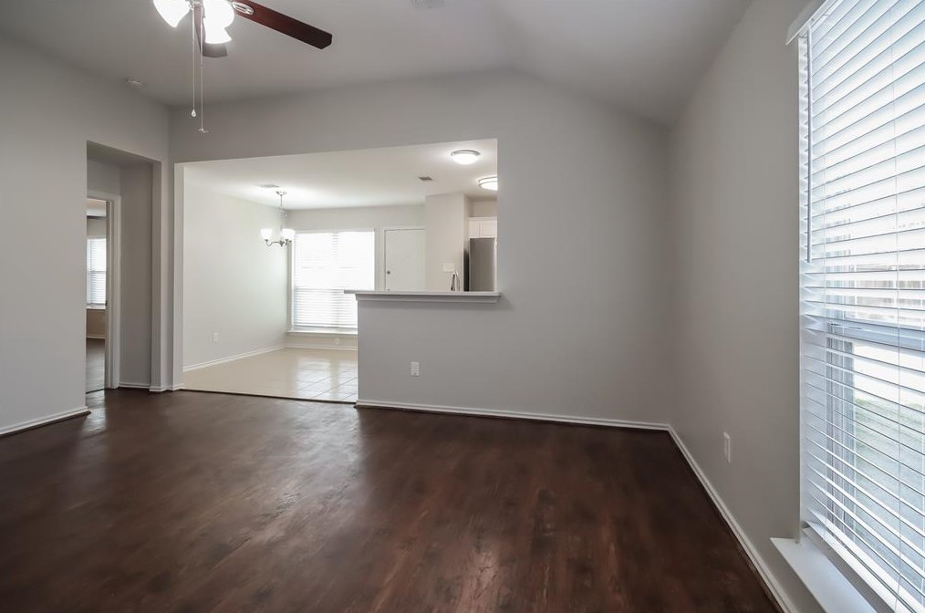 5702 Rose Rock Canyon Dr, Richmond TX  77469-6194 exterior