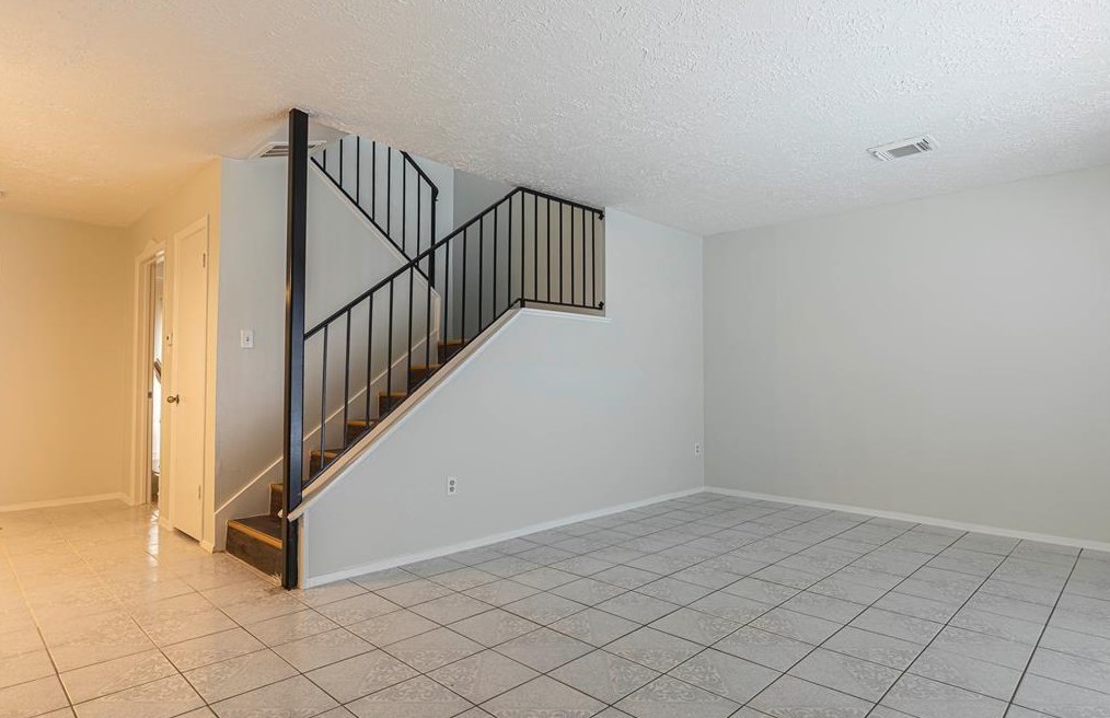 7266 Crownwest St, Houston, TX 77072