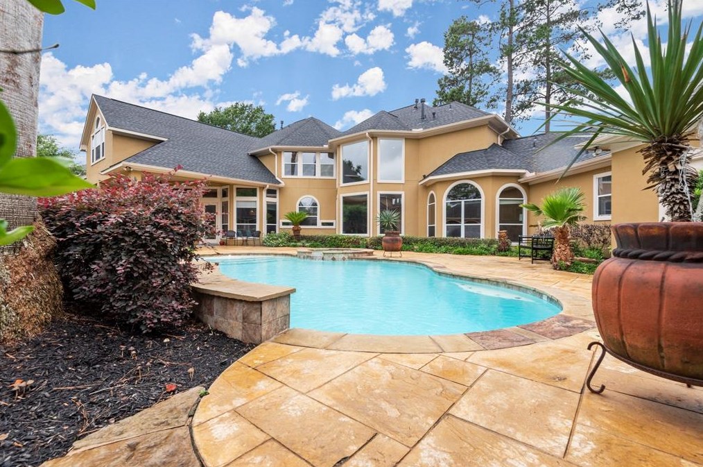 15 Lochbury Dr, Spring, TX 77379-3716