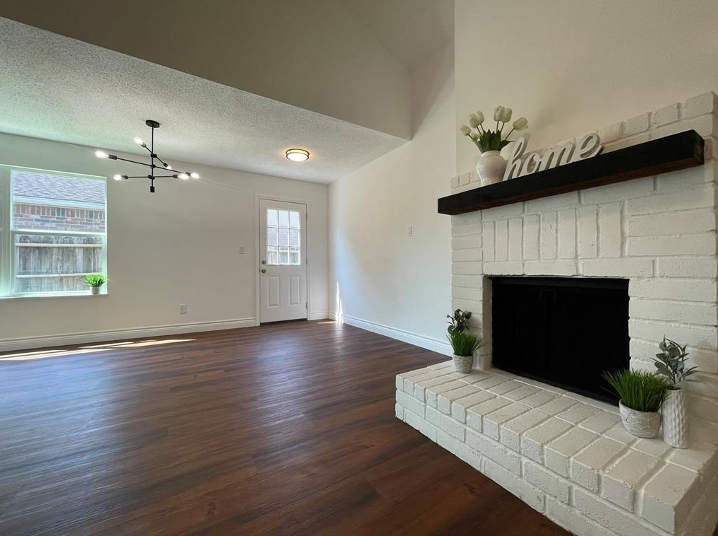 10718 Parkland Woods Dr, Sugar Land TX  77498-1733 exterior