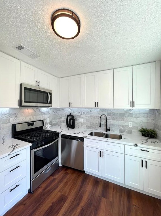 10718 Parkland Woods Dr, Sugar Land TX  77498-1733 exterior