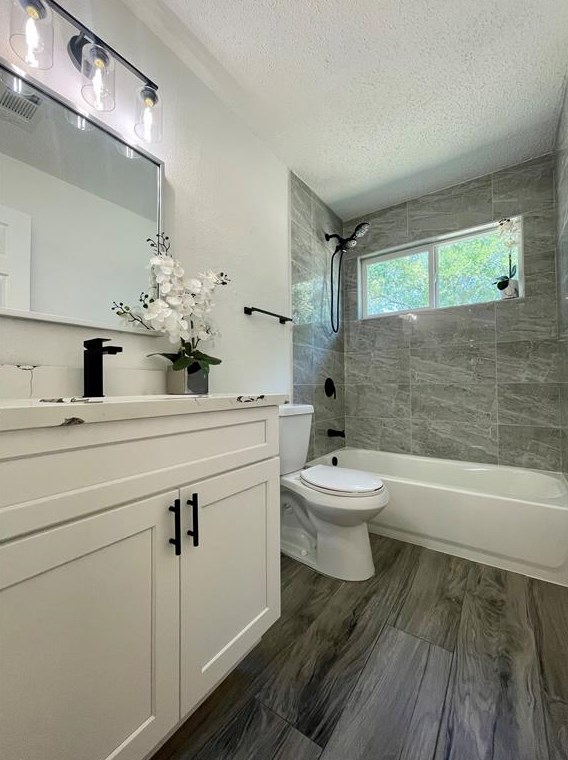 10718 Parkland Woods Dr, Sugar Land TX  77498-1733 exterior