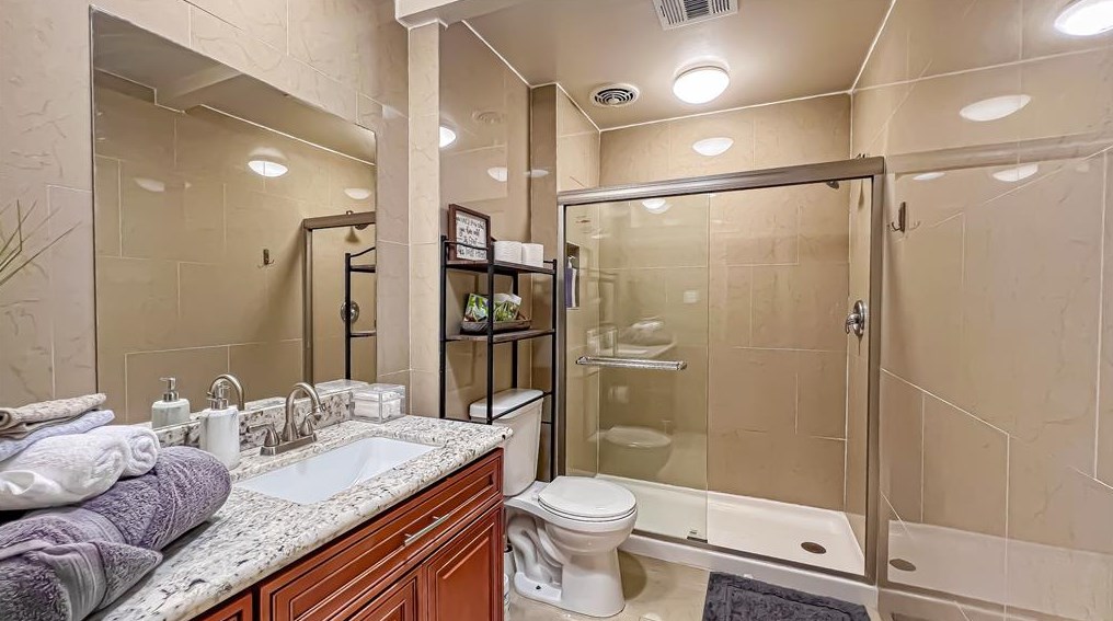 4243 Sun Mdw Dr, Houston TX  77072-1453 exterior