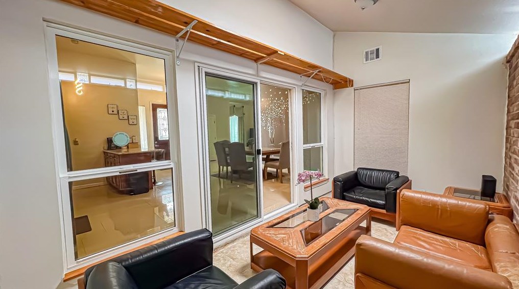 4243 Sun Mdw Dr, Houston TX  77072-1453 exterior