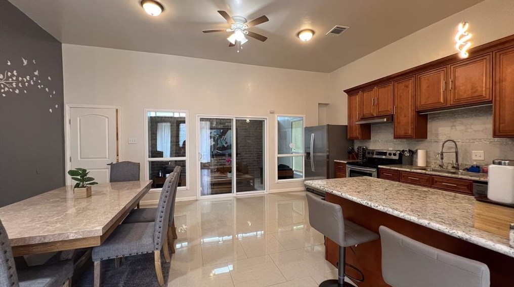 4243 Sun Mdw Dr, Houston TX  77072-1453 exterior