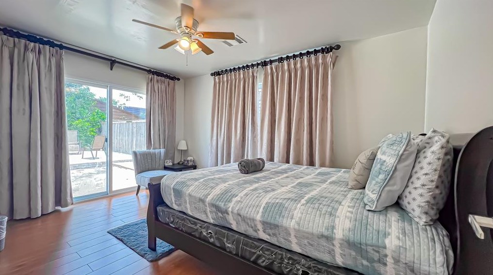 4243 Sun Mdw Dr, Houston TX  77072-1453 exterior