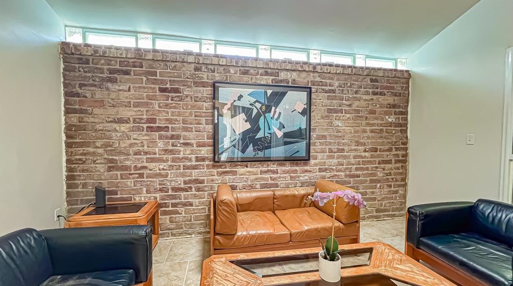 4243 Sun Mdw Dr, Houston TX  77072-1453 exterior