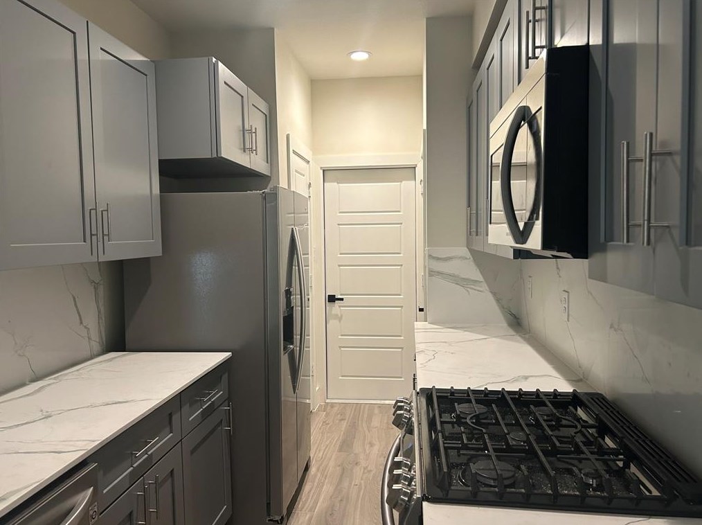 5718 Harbrook Dr, Houston TX  77087-4216 exterior