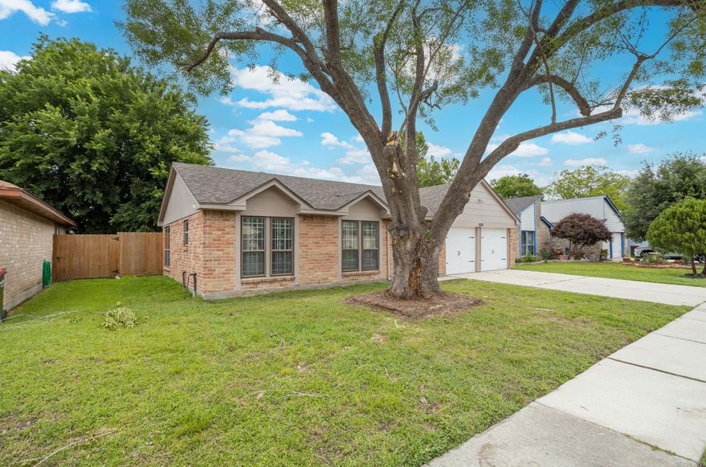 2210 Lacewing Ln, Houston, TX 77067-3312