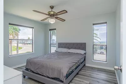 301 Commander Drive, Tiki Island, TX 77554 - Photo 20