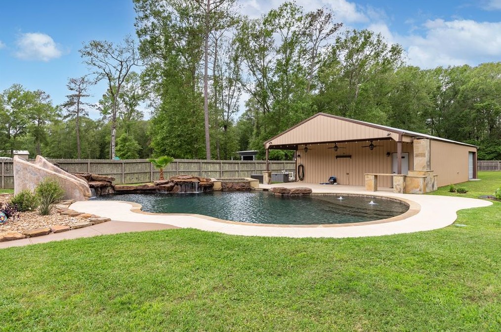 17106 Mesa Dr, Patton, TX 77372-1410