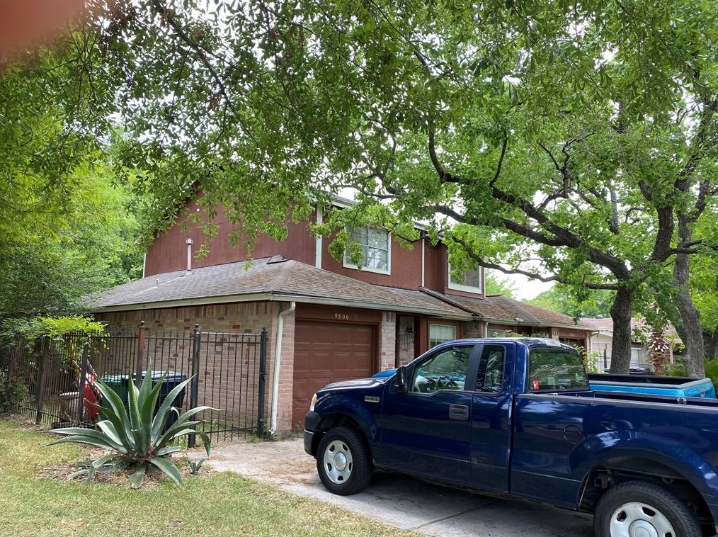 9806 Spring Brook Dr, Houston TX  77041 exterior